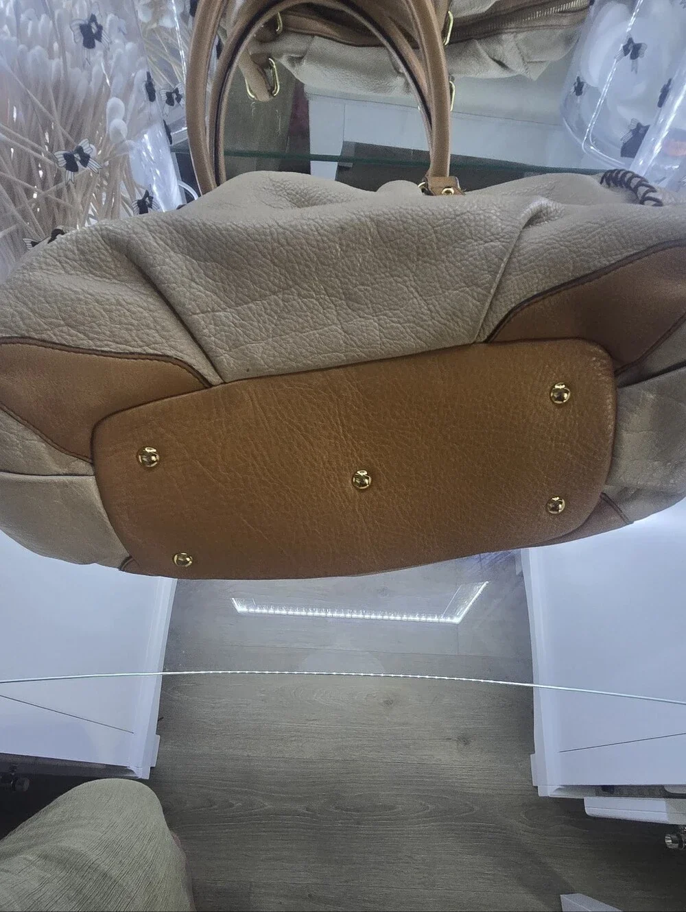 MCM Taupe Leather Dual-Handle Shoulder Bag with Gold Logo - Picture 4 of 6